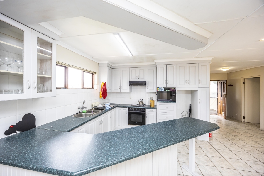 4 Bedroom Property for Sale in Beacon Bay Eastern Cape